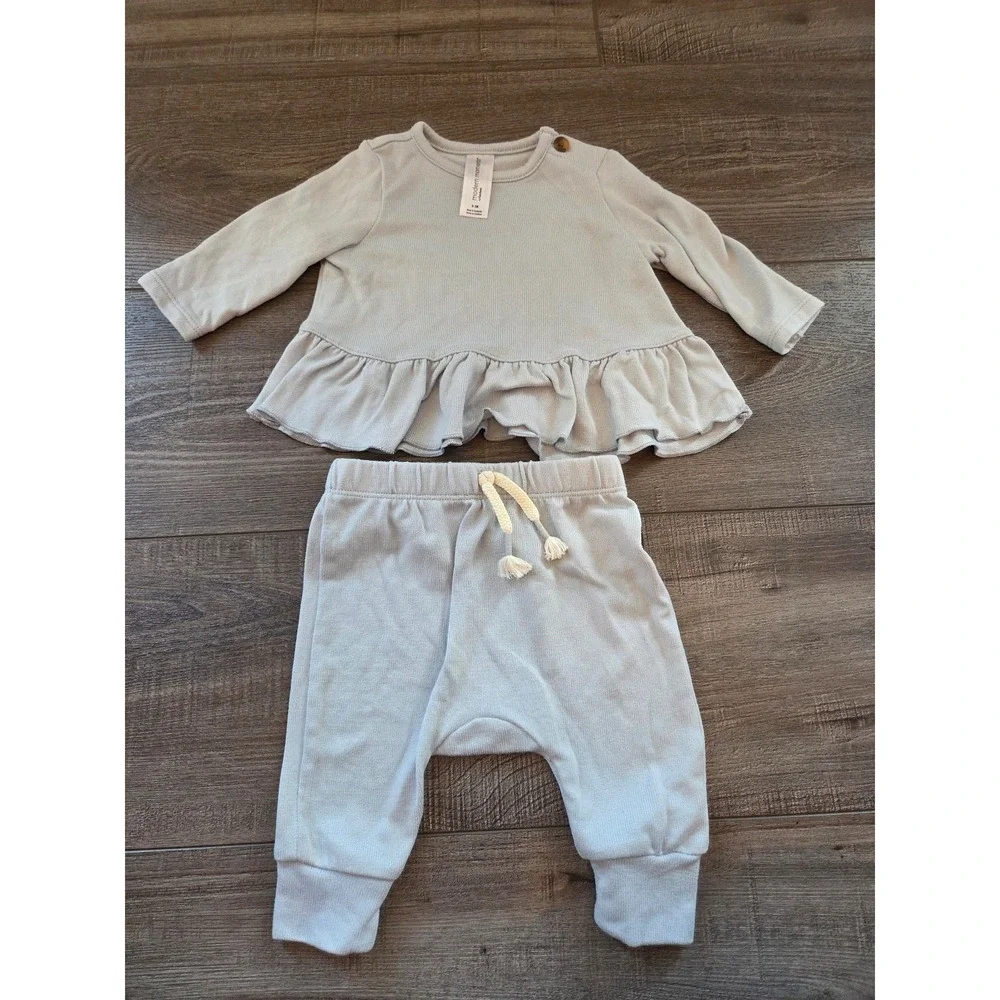 Modern moments baby girl‎ set 0-3 mos